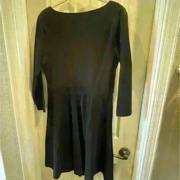 Old Navy fit and flare dress in black. Size Medium. NWT. Perfect black dress. - Picture 3 of 3
